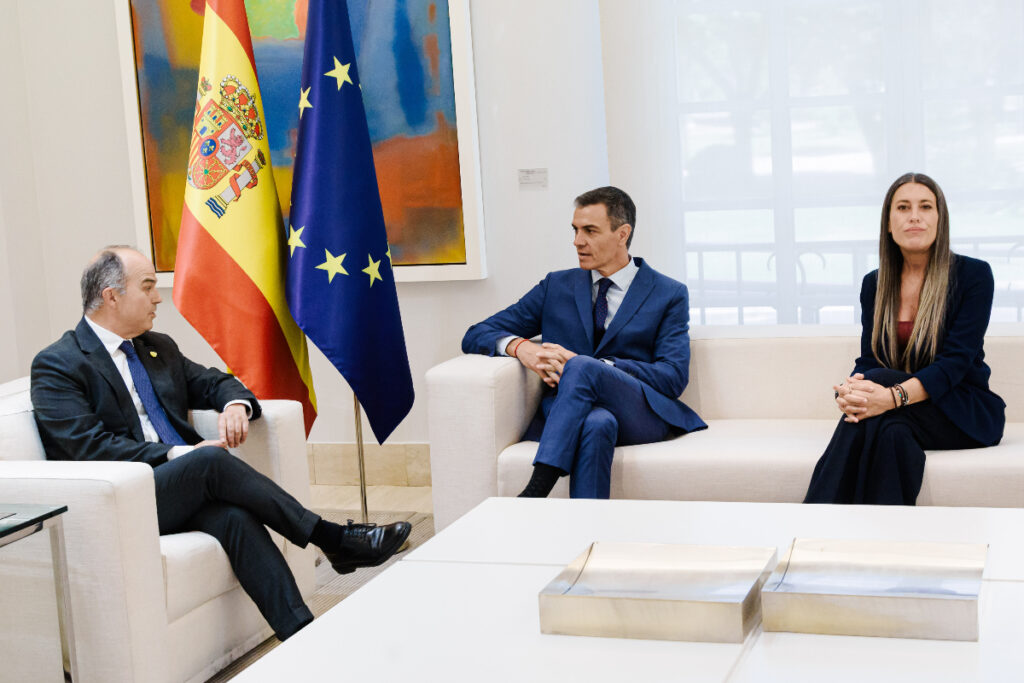 Junts y Sánchez