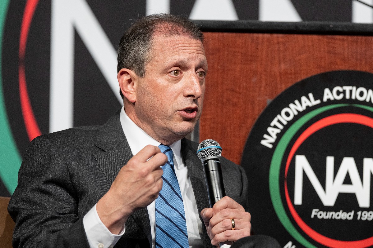 Detenido un candidato a las primarias demócratas en Nueva York por «agredir a las fuerzas del orden» en un tribunal de inmigración
