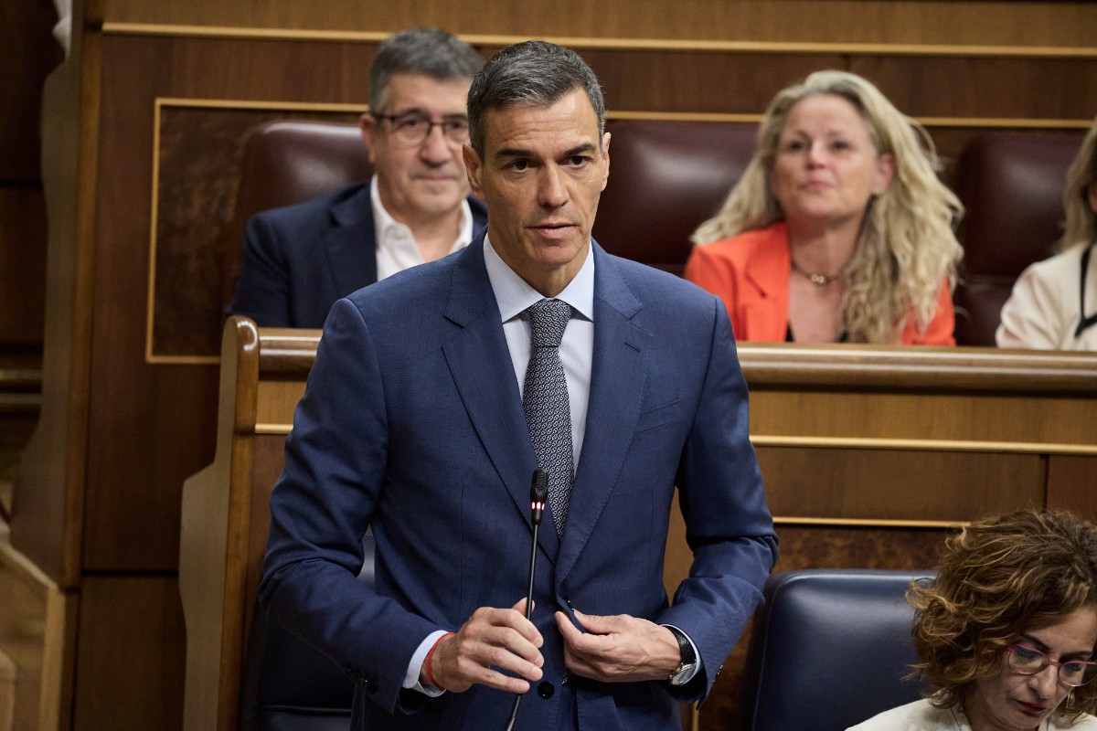 JP Morgan alerta sobre el «aumento de la incertidumbre» para la inversión tras los escándalos del PSOE y recomienda elecciones anticipadas