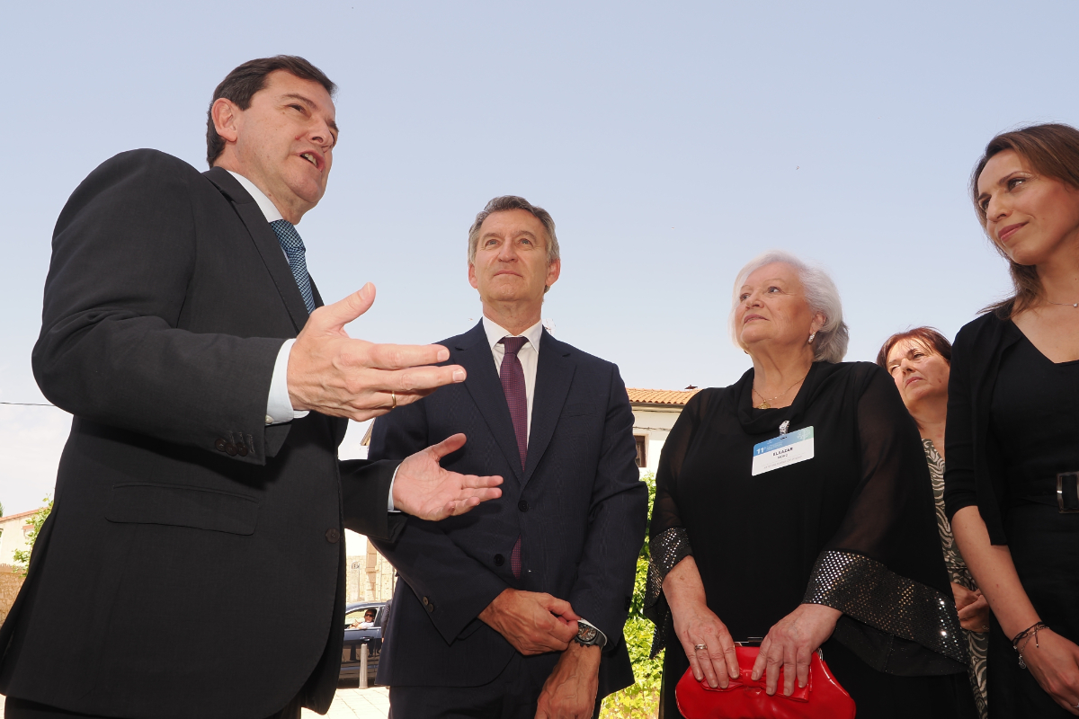 Mañueco (PP) impone las políticas de la izquierda en Castilla y León: memoria histórica, inmigración ilegal y subvenciones a los sindicatos