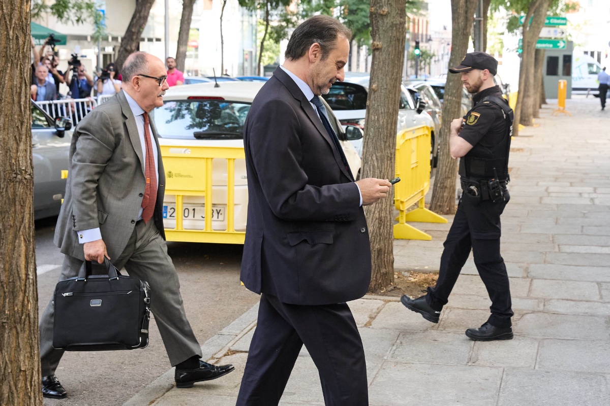 Ábalos asegura ante el juez que «no se reconoce en los audios» que lo vinculan con mordidas junto a Koldo y Cerdán