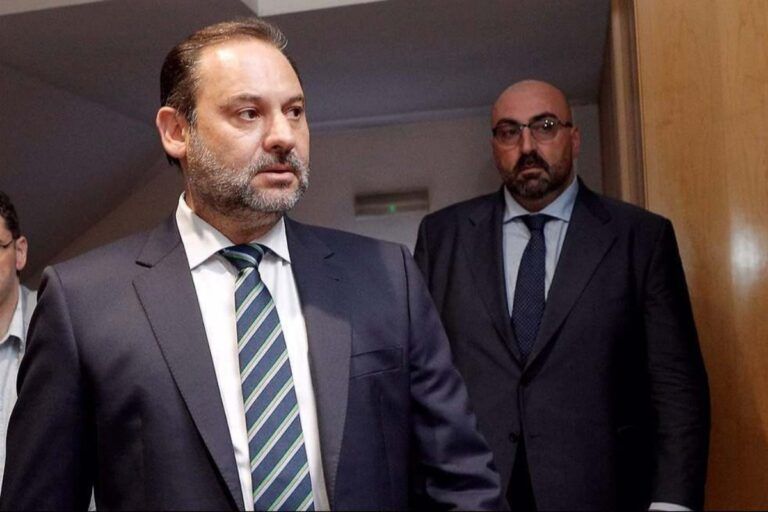 Koldo aseguró al exministro Ábalos que tenía dos móviles con «todas las barbaridades» de Cerdán: «Lo tuyo es un juego de niños»