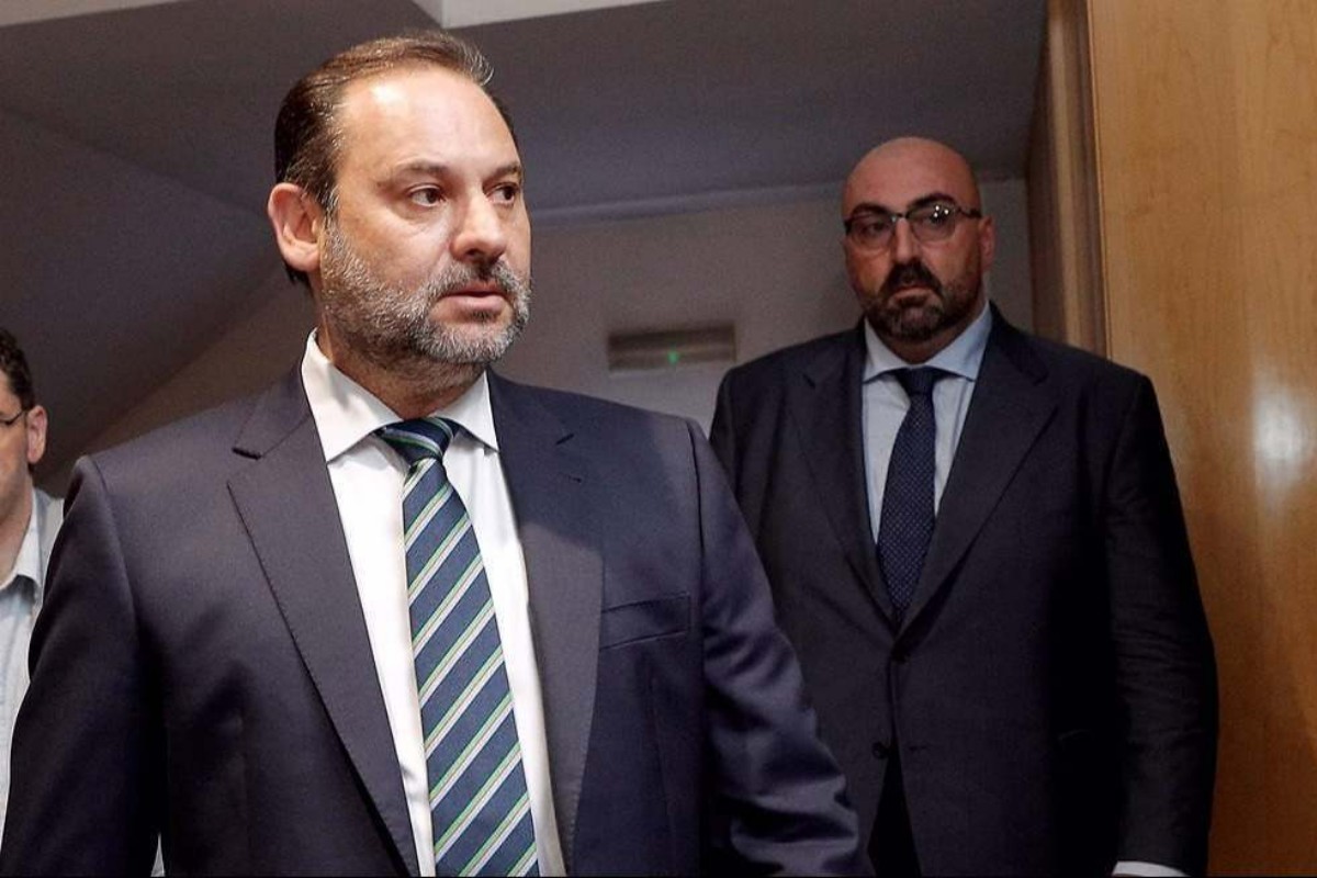 Koldo aseguró al exministro Ábalos que tenía dos móviles con «todas las barbaridades» de Cerdán: «Lo tuyo es un juego de niños»