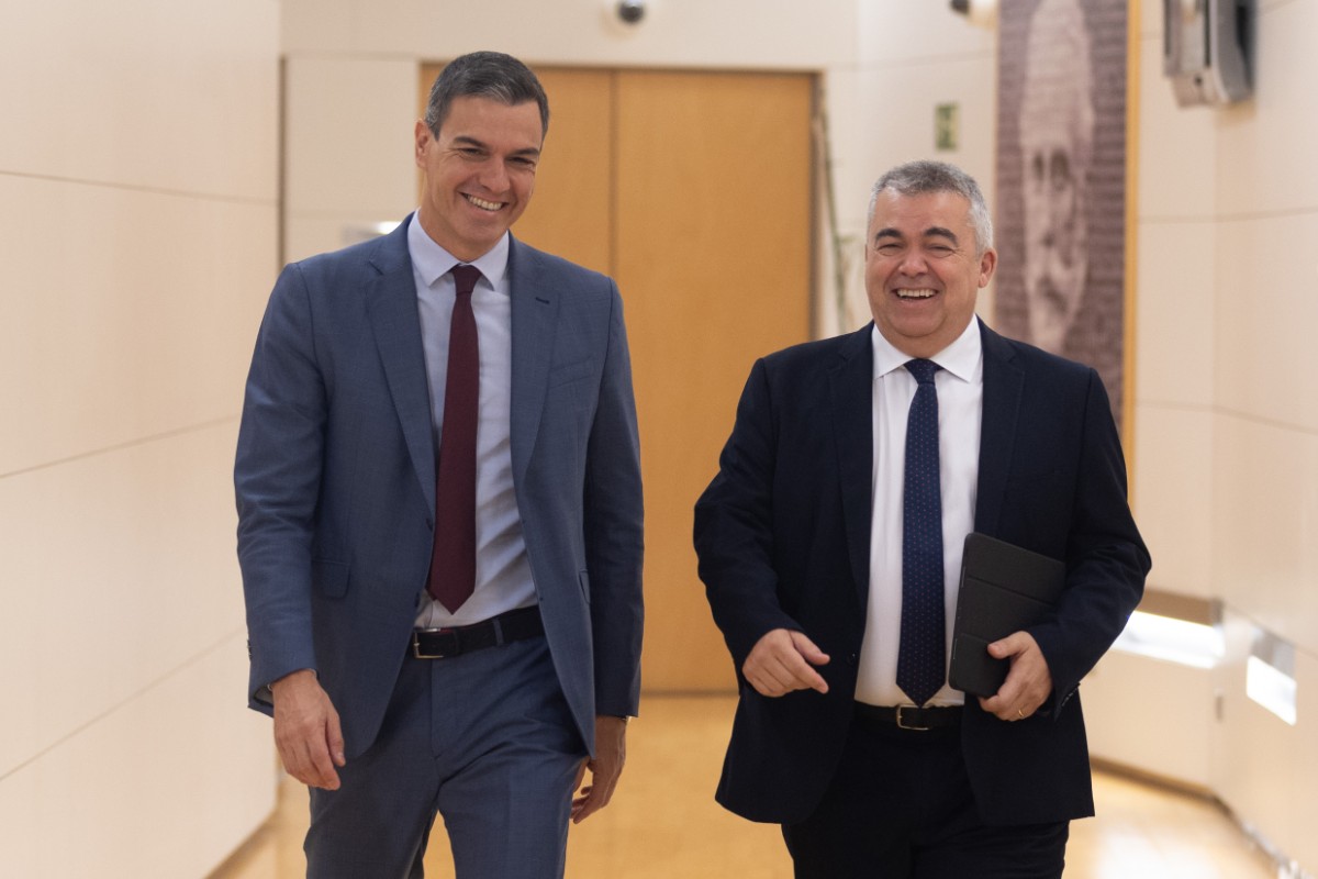 Los medios internacionales, escandalizados con la corrupción del PSOE: «La mano derecha de Sánchez aceptó sobornos»