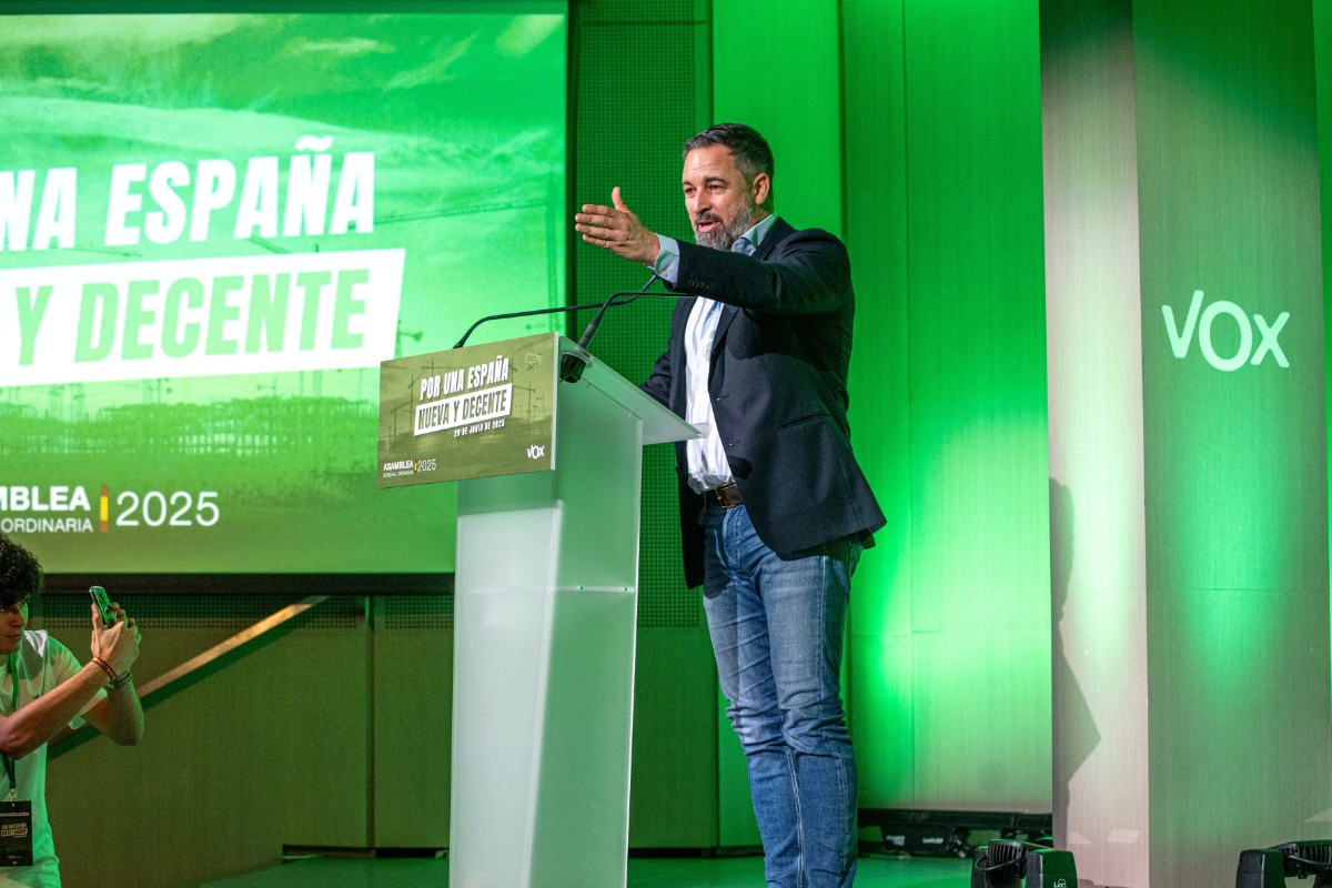 Santiago Abascal reivindica a VOX como única alternativa frente a la  "traición" del PSOE y la "estafa" del PP: "Sólo nosotros planteamos de  verdad un cambio de rumbo"