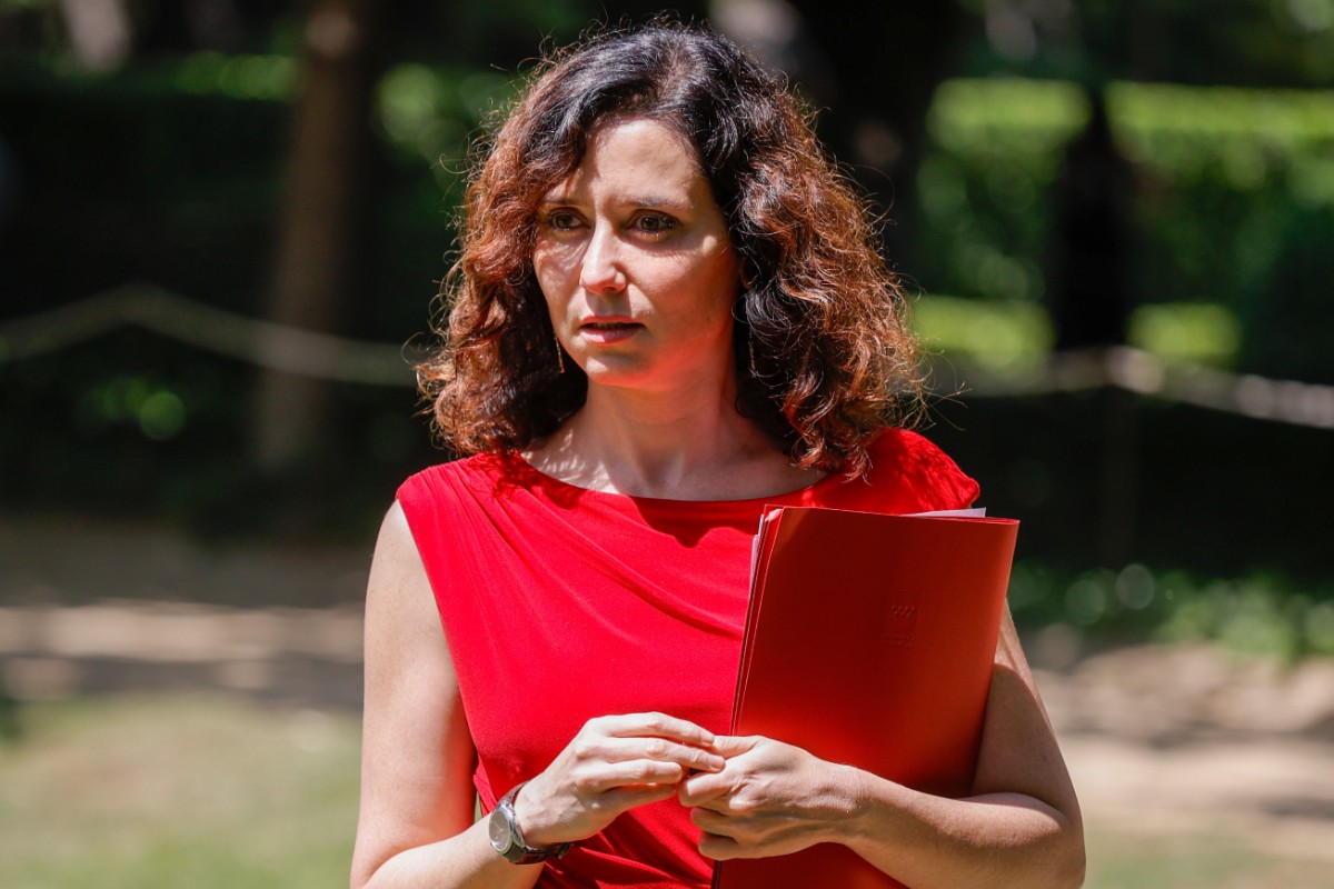 El Gobierno de Ayuso ha entregado casi dos millones de euros a la ONG que quiere alojar inmigrantes en un hostal de Parque de las Avenidas (Madrid)