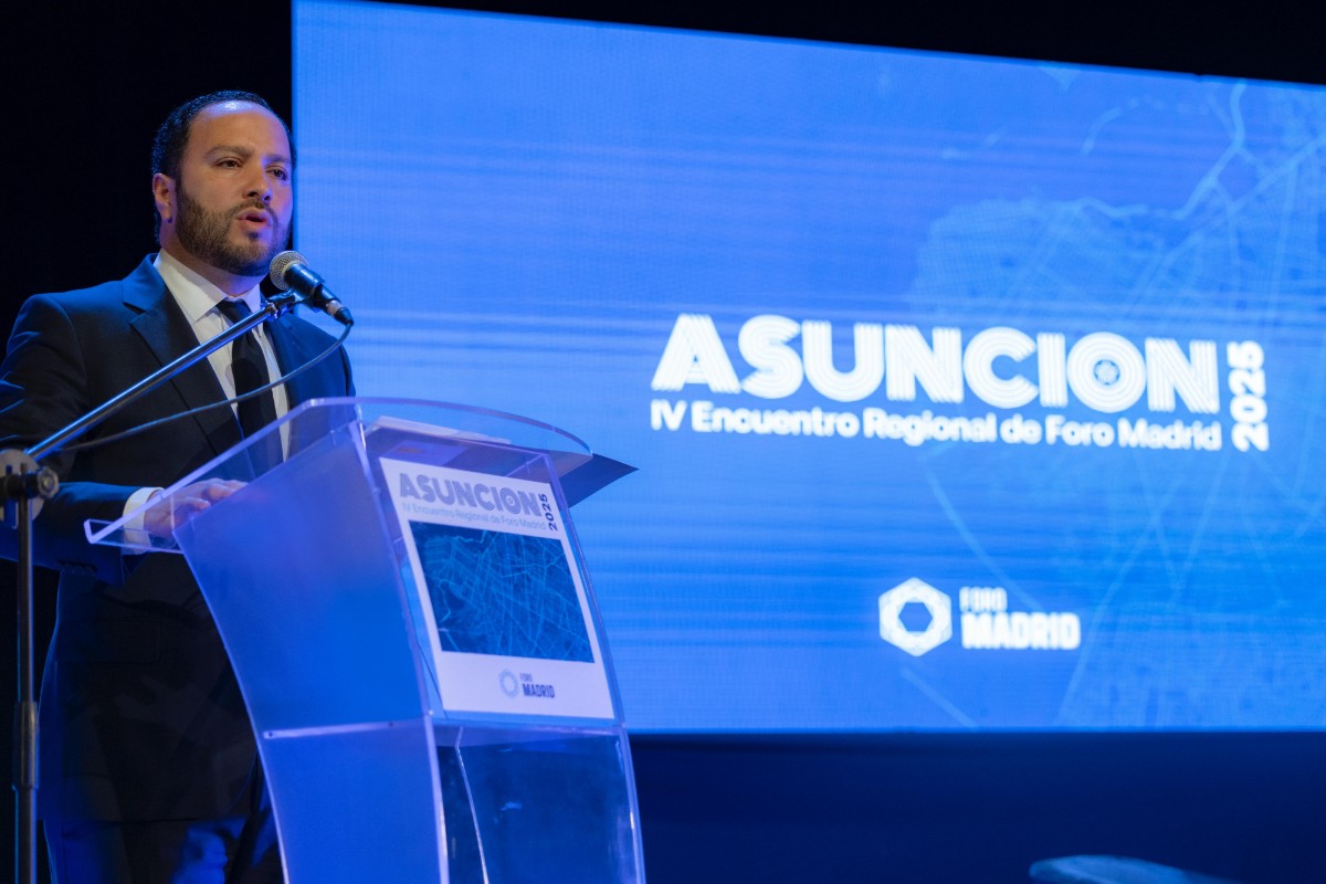 El director de Foro Madrid, Eduardo Cader, denuncia la corrupción del Gobierno de Pedro Sánchez en el IV Encuentro Regional en Asunción (Paraguay)