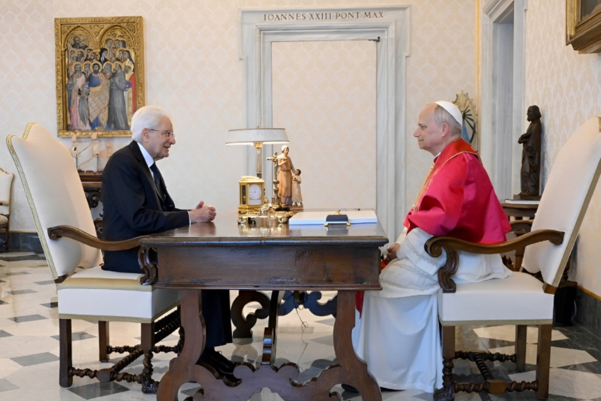 El Papa León XIV recibe en audiencia al presidente de Italia, Sergio Mattarella, en su primer encuentro oficial