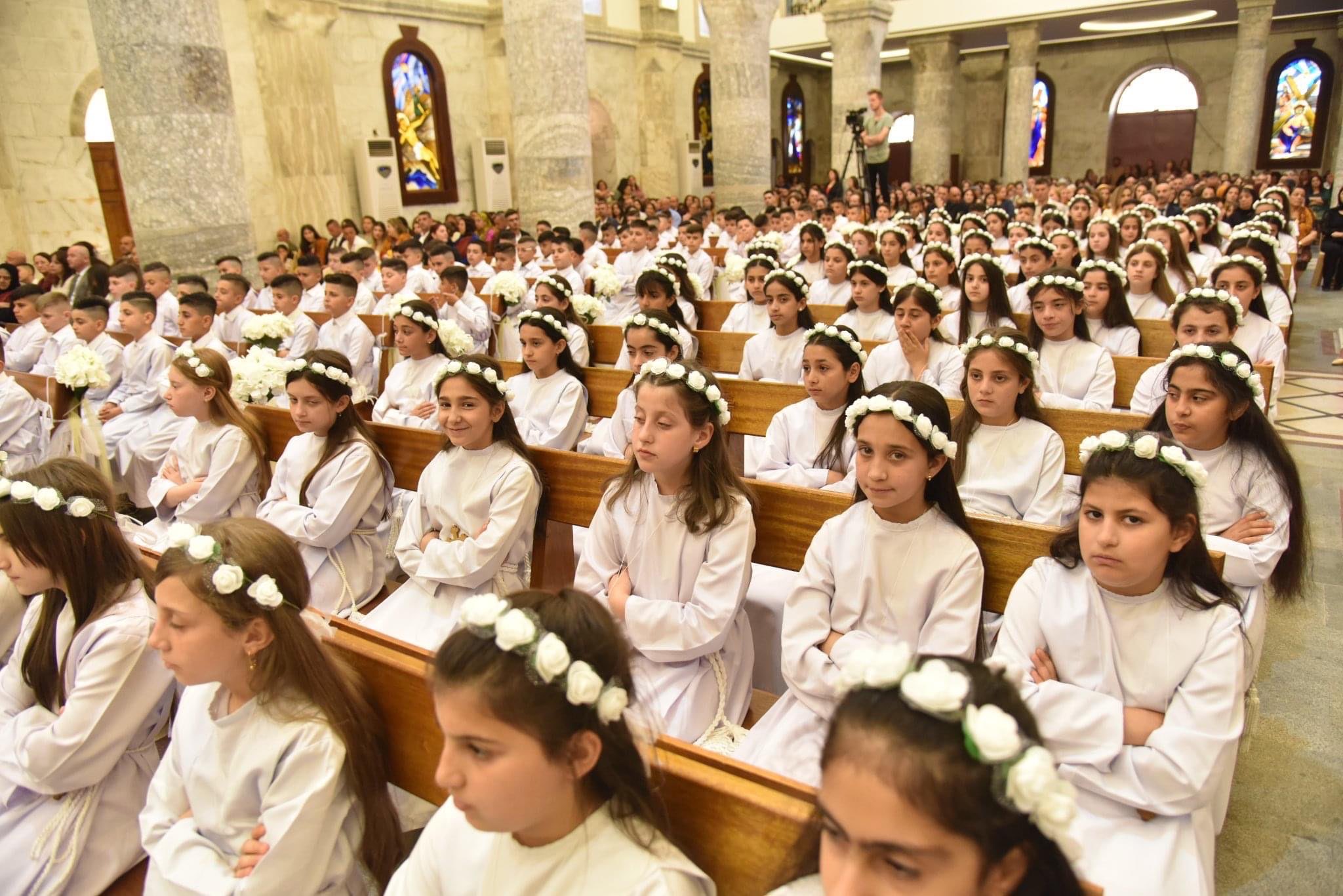 La Iglesia Católica renace en Irak una década después de la persecución del Estado Islámico: más de 450 niños hacen la Primera Comunión