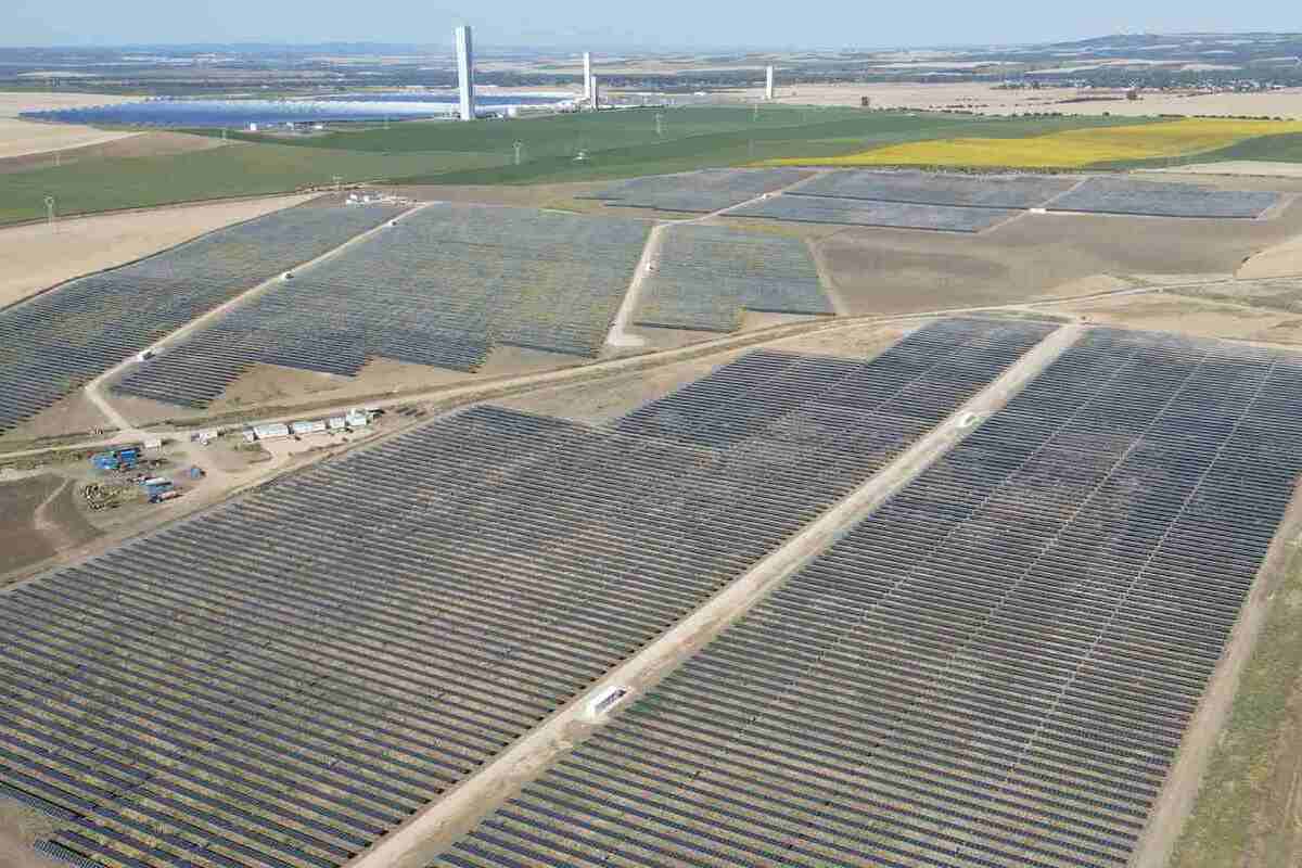 Las «expropiaciones climáticas» llegan a Sevilla: agricultores denuncian presiones para ceder sus tierras a plantas fotovoltaicas