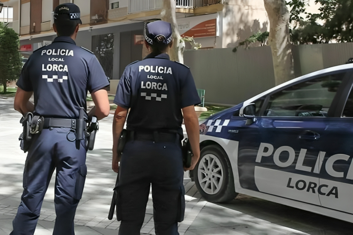 Detenidos media docena de marroquíes en Lorca (Murcia) por hacer la técnica del mataleón a viandantes para robarles