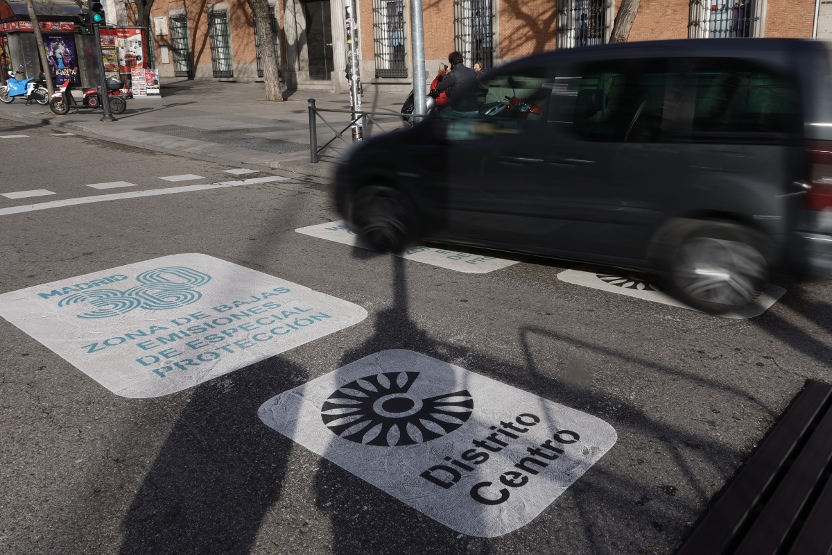 Nueva ofensiva contra los conductores: pagar hasta siete euros semanales por circular y prohibido ir solo en el coche