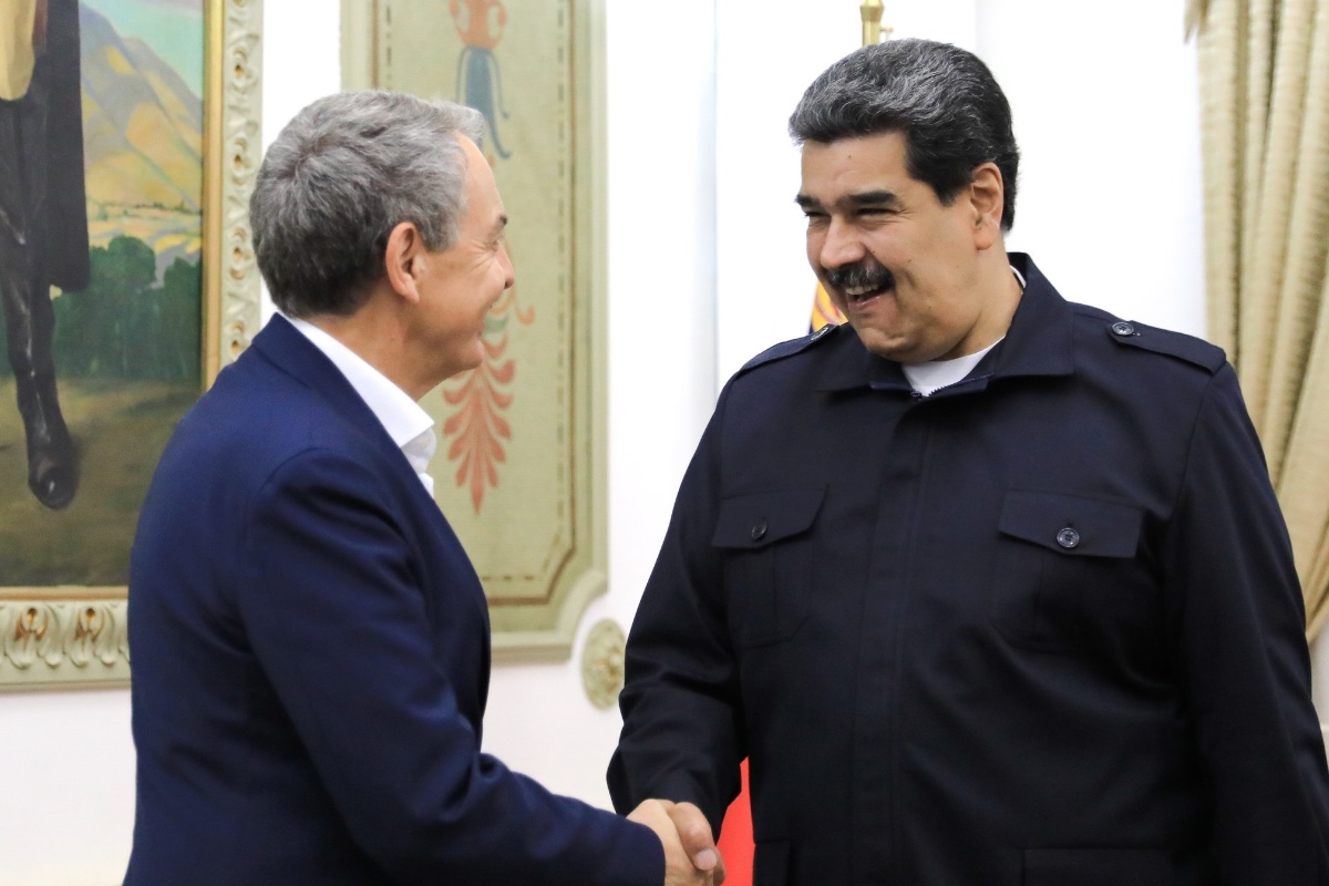 El chavismo ensalza a Zapatero por sus «valerosas gestiones» en el intercambio de presos con Estados Unidos