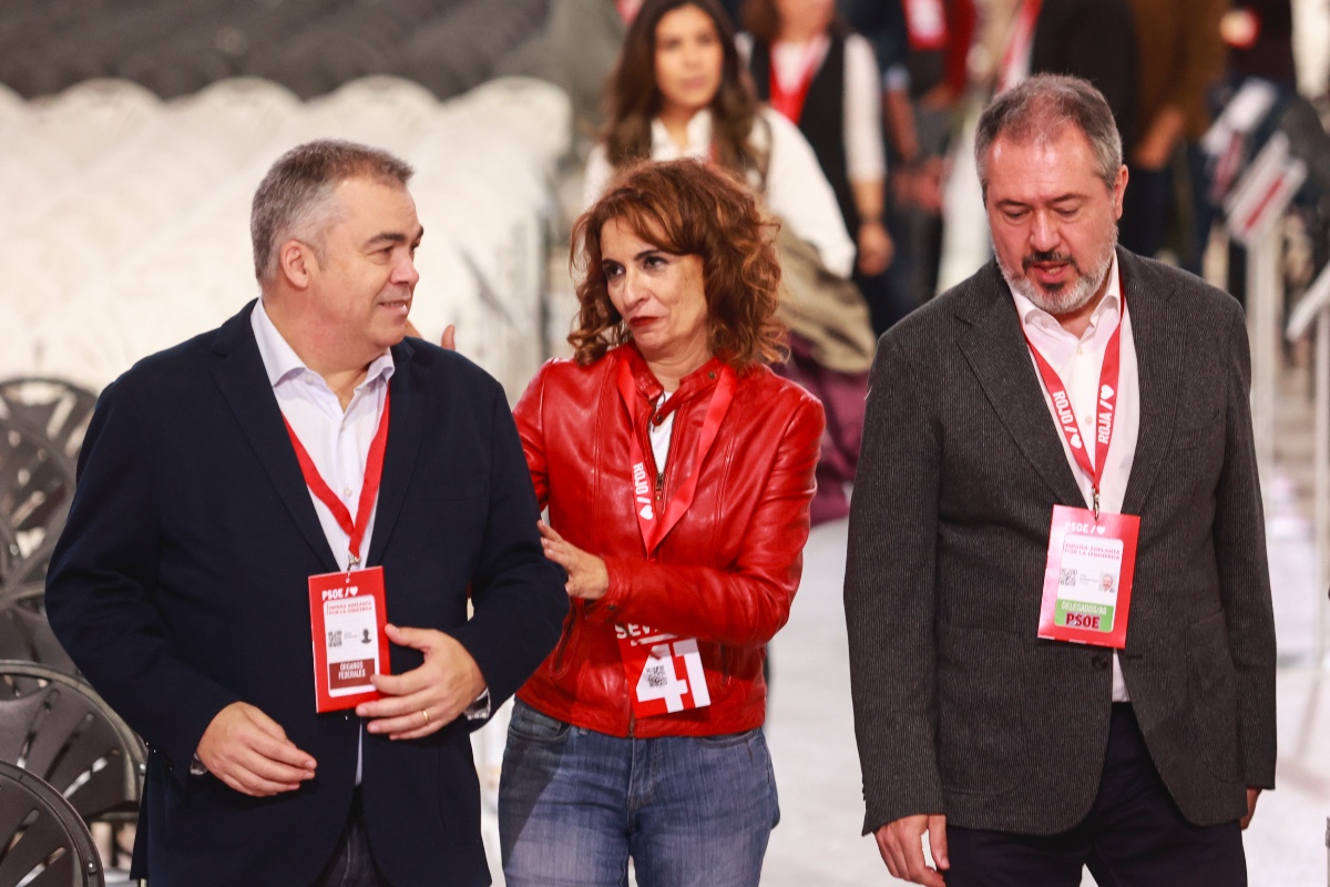 Ferraz dirigió las primarias andaluzas de 2021 con censos inflados y presiones a ediles para imponer a Espadas