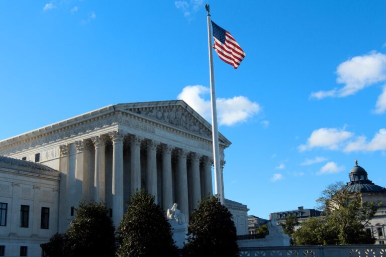 La Corte Suprema de EEUU avala prohibir que hombres compitan en competiciones femeninas escolares y universitarias