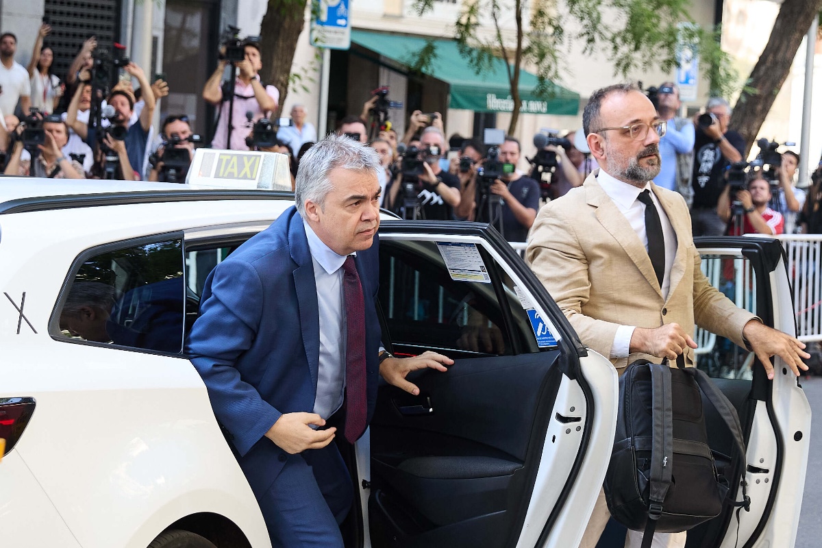 Santos Cerdán y un verano en prisión: no piensa colaborar con la Fiscalía ni «cantar La traviata»