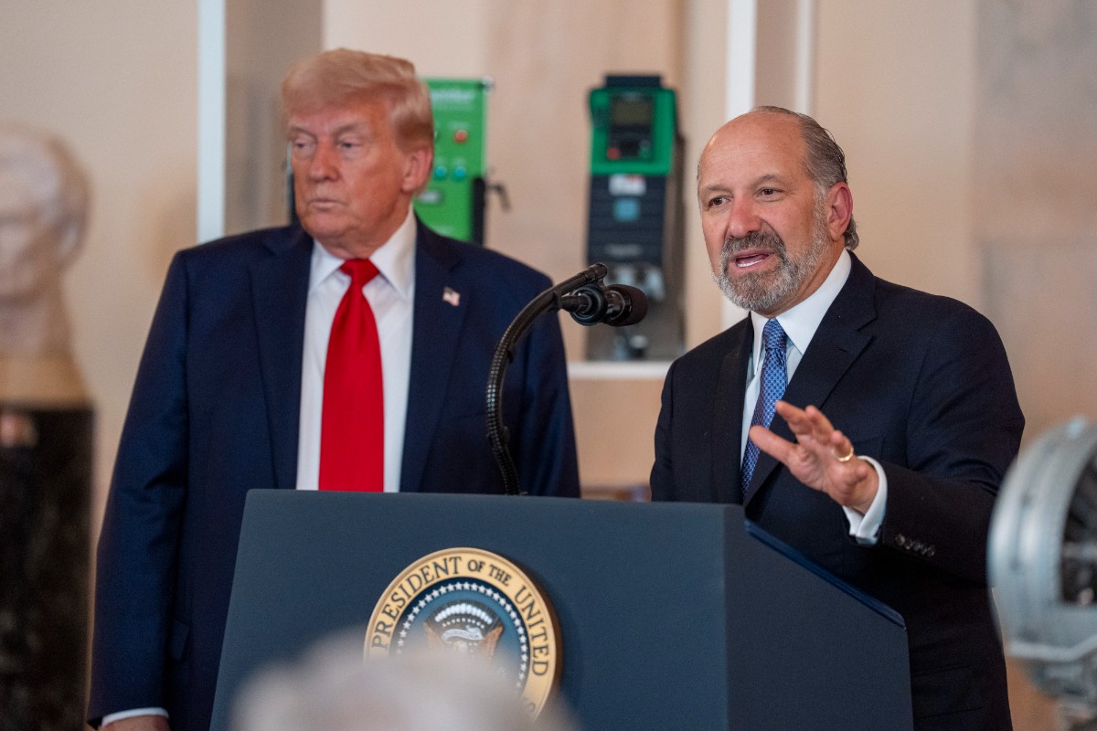 Trump impondrá un arancel adicional del 10% a los países que «se alineen» con los BRICS