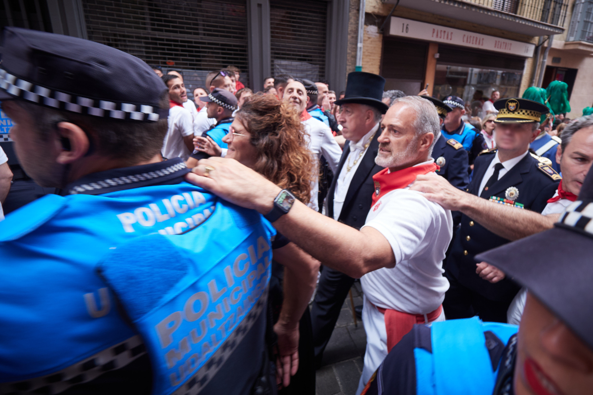 Pamplona se rebela contra el alcalde proetarra de Bildu: abucheos masivos a Asirón en el arranque de los Sanfermines