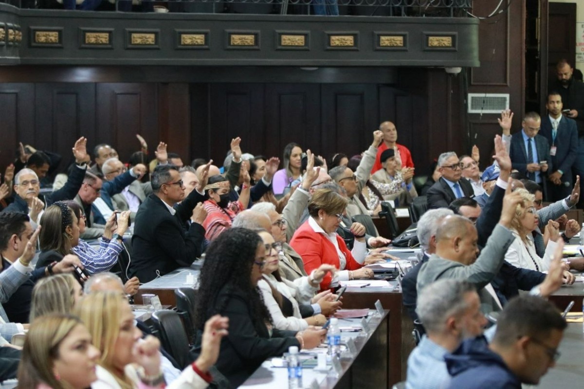 El Parlamento de Venezuela pide a Maduro romper relaciones comerciales con la UE