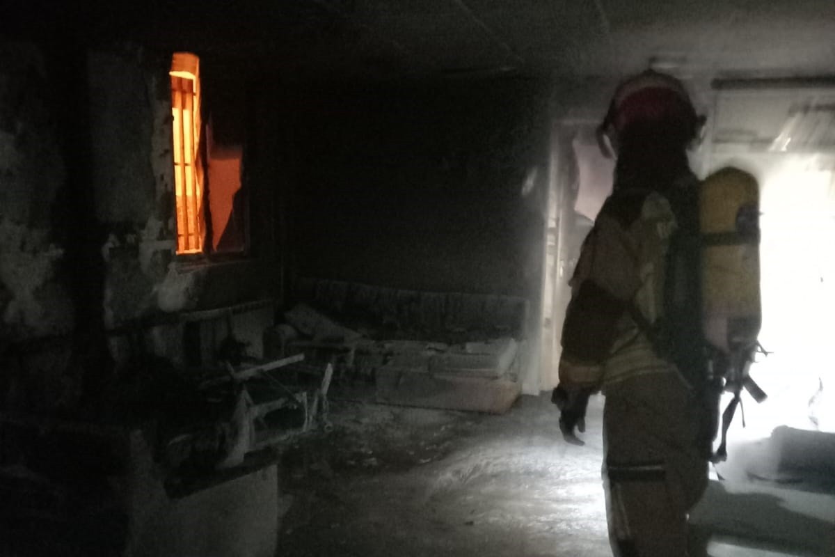Dos educadores heridos en un incendio en un centro de menas en Teruel