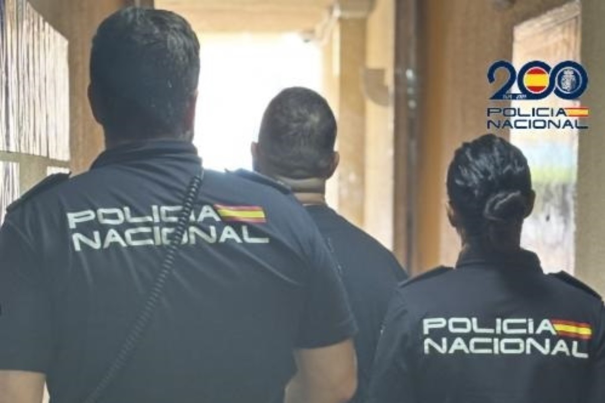 La Policía detiene a un marroquí requerido por la Interpol cuando viajaba en un ferry entre Málaga y Melilla
