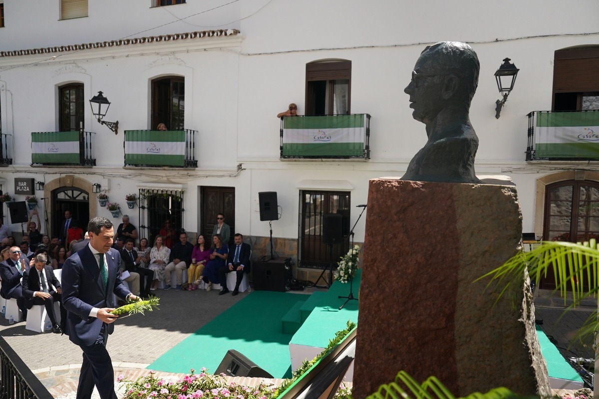 Moreno Bonilla reivindica el legado de Blas Infante, el padre de la ‘patria andaluza’ que se convirtió al islam y reivindicaba la vuelta de Al-Ándalus