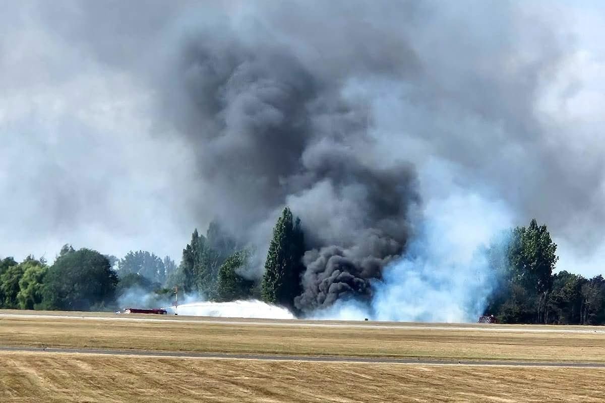 Al menos cuatro fallecidos tras estrellarse una avioneta en el aeropuerto Southend de Londres