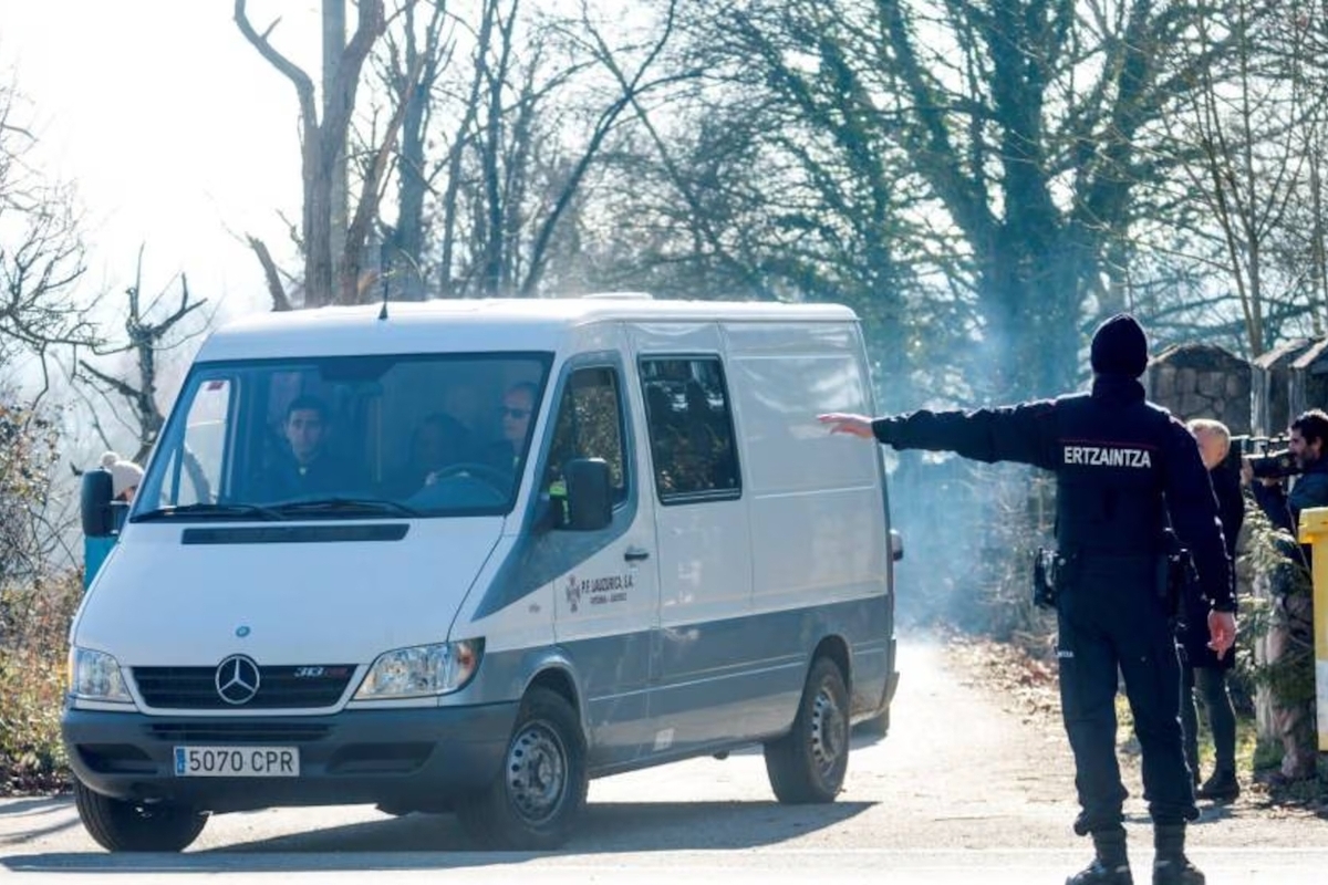 Detenidos tres extranjeros de origen indio y pakistaní en Guipúzcoa sin papeles, sin carnet de conducir y con furgonetas cargadas de inmigrantes ilegales