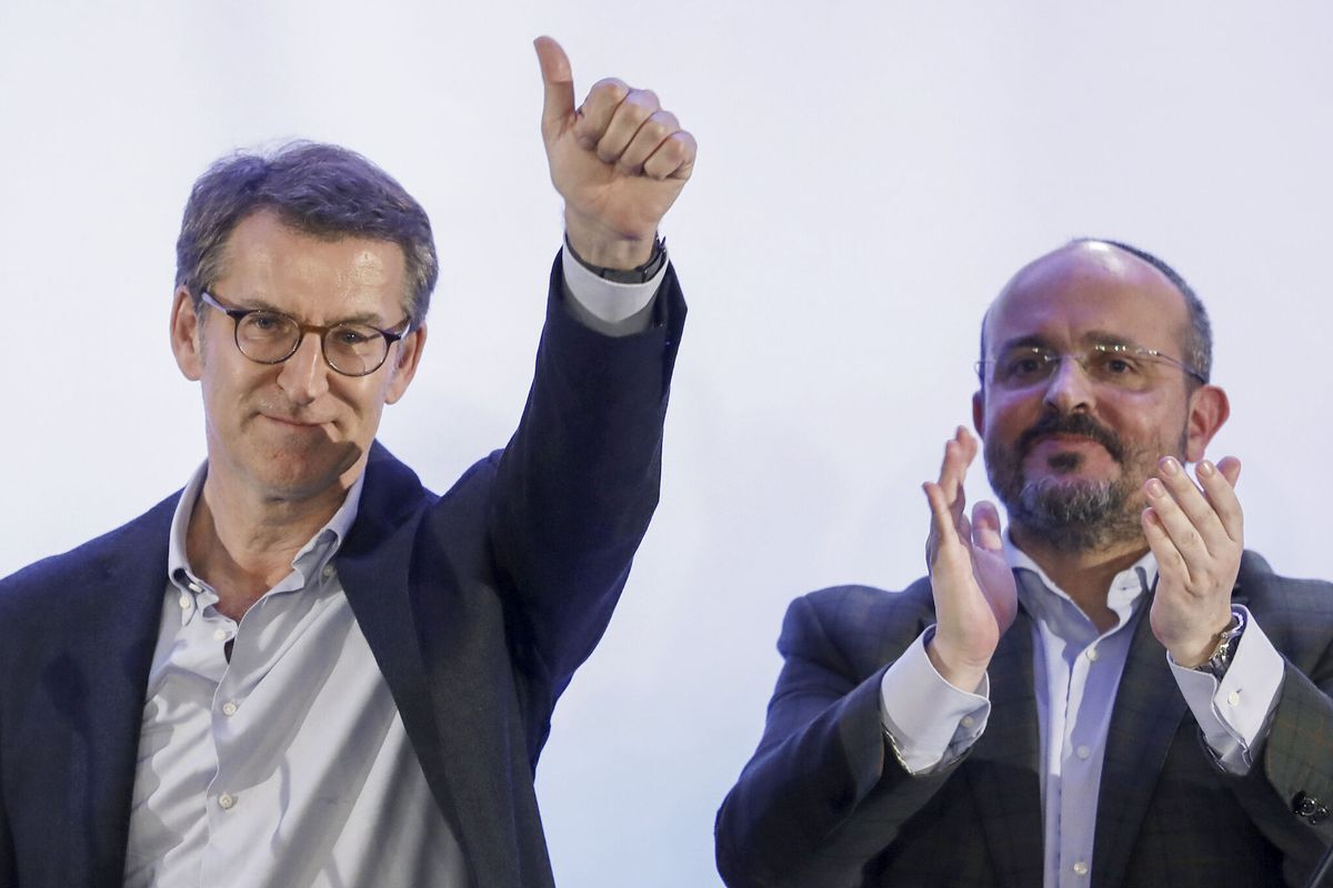 El Partido Popular se abstiene y no vota a favor del uso del español en el Ayuntamiento de Barcelona ante una propuesta de VOX