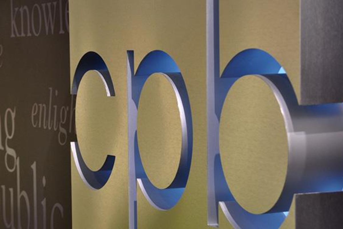 Tres izquierdistas continúan ocupando de forma ilegal sus cargos en la radiotelevisión pública de EEUU pese a ser cesados por Trump