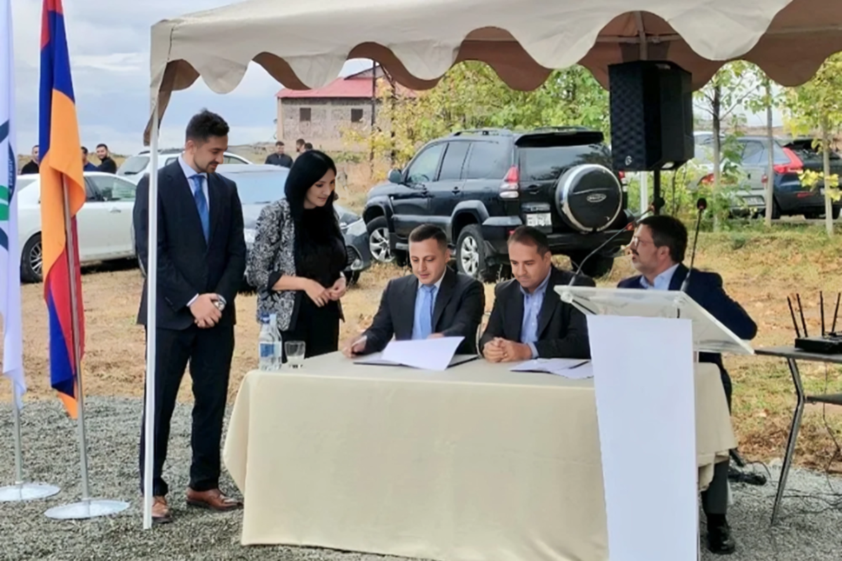 La corrupción implica a un nuevo actor socialista: el Ministerio de Albares promocionó el ‘macro-contrato’ en Armenia de dos empresas de la trama Cerdán
