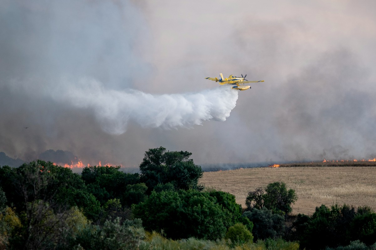 Un total de 26 medios trabajan en la extinción del fuego de Méntrida, que sigue en nivel 2 y ha arrasado ya más de 3.000 hectáreas