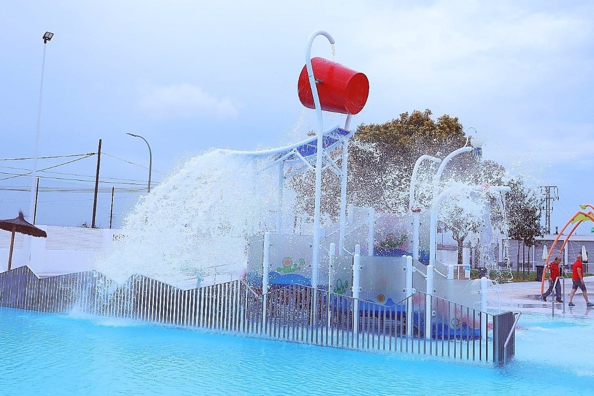Récord de venta de abonos en una piscina suiza que prohibió la entrada a extranjeros: «Ahora no hay problemas… tenemos seguridad»