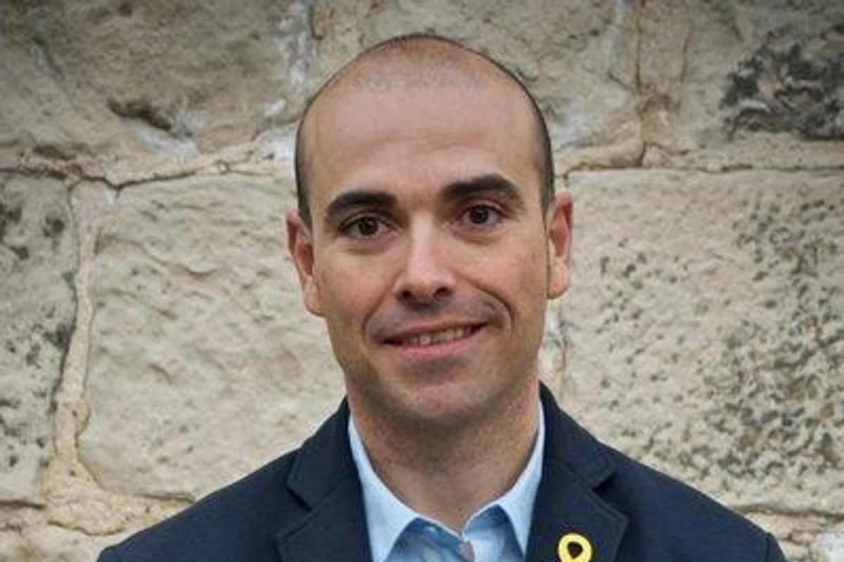 Detienen al alcalde de un pueblo de Lérida, de ERC, por agredir a su expareja y morder a uno de los agentes que iba a proceder con su arresto