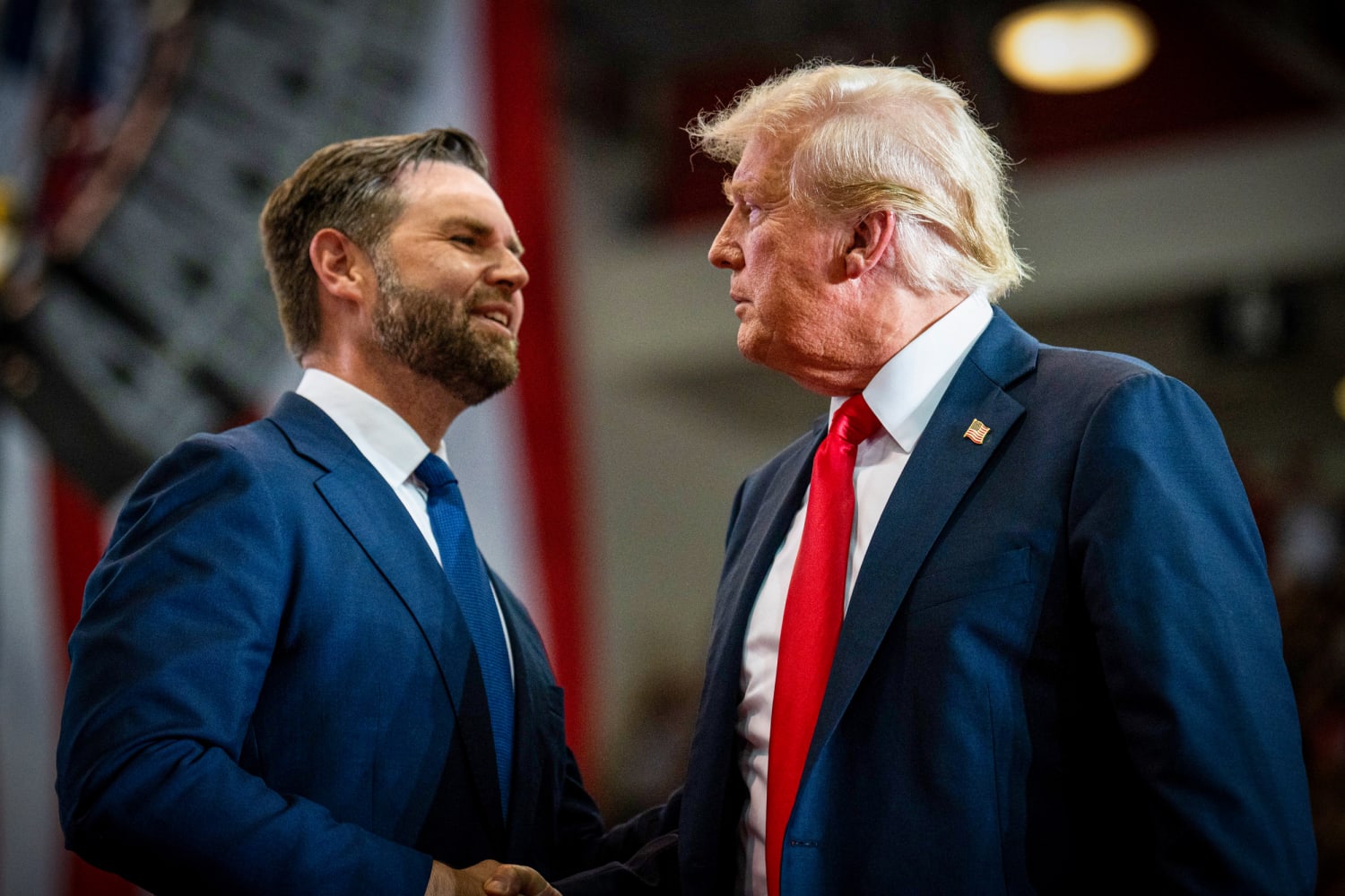JD Vance impide que el Gobierno de Keir Starmer espíe los iphones de todos los británicos gracias a su presión diplomática