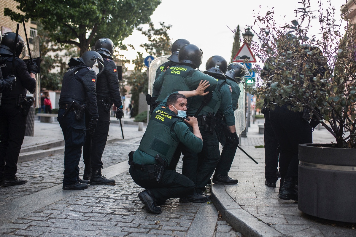 El TSJM desestima los recursos de apelación y confirma la condena a once individuos por atacar con piedras un acto de VOX en Navalcarnero (Madrid)