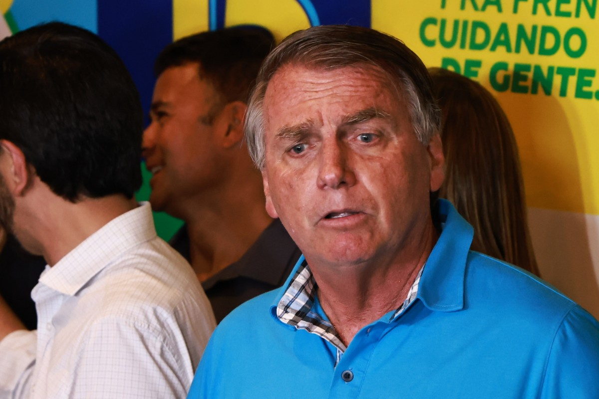 Jair Bolsonaro sale de prisión domiciliaria para someterse a exámenes médicos tras sufrir nuevos problemas de salud