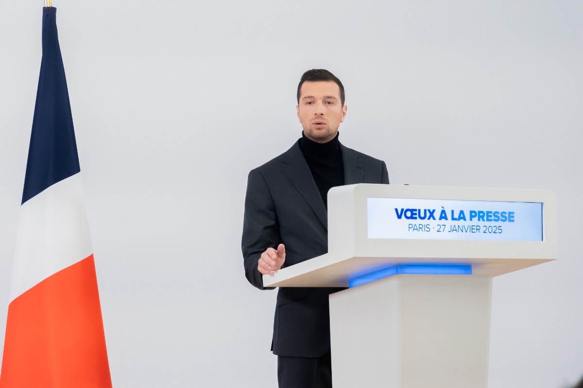 Los soberanistas de Agrupación Nacional afirman que Macron debe convocar a elecciones anticipadas o renunciar
