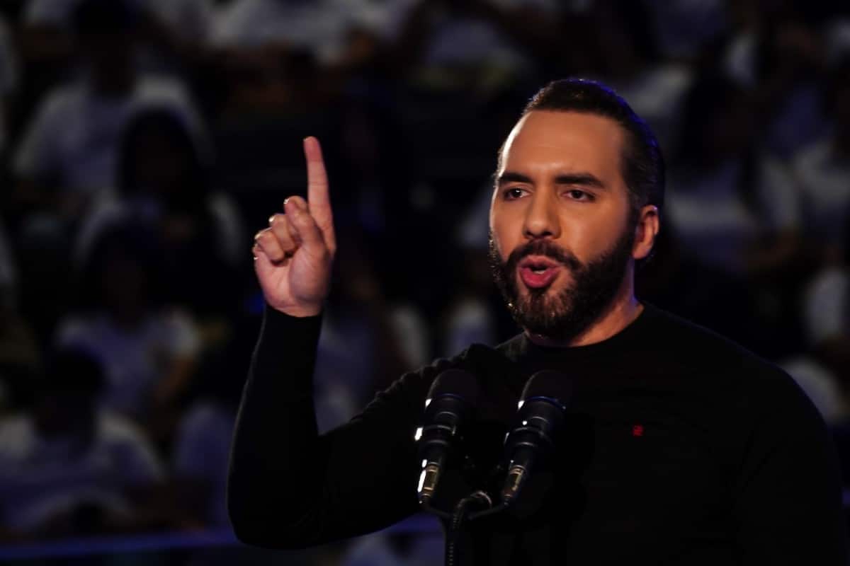 El Parlamento de El Salvador aprueba una reforma a la Constitución para permitir la reelección presidencial indefinida
