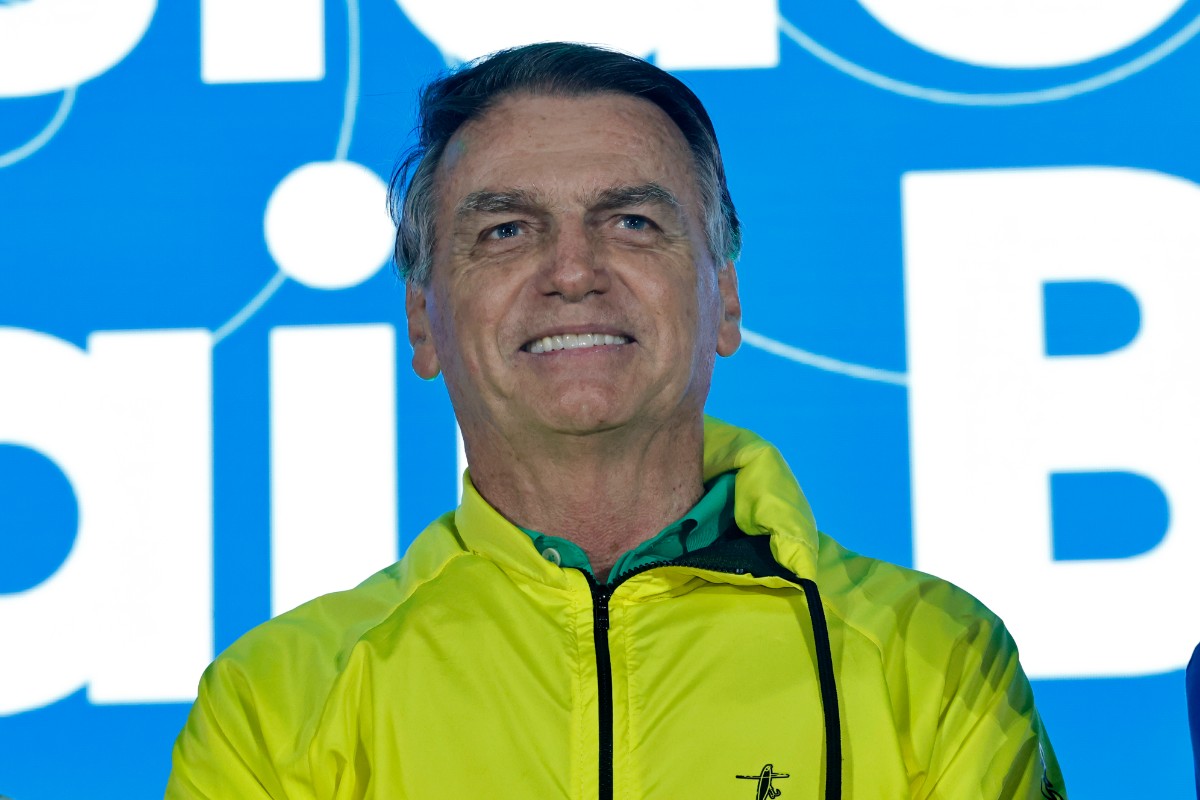 El asedio judicial dispara la popularidad de Bolsonaro: el exmandatario vencería a Lula en las presidenciales de 2026