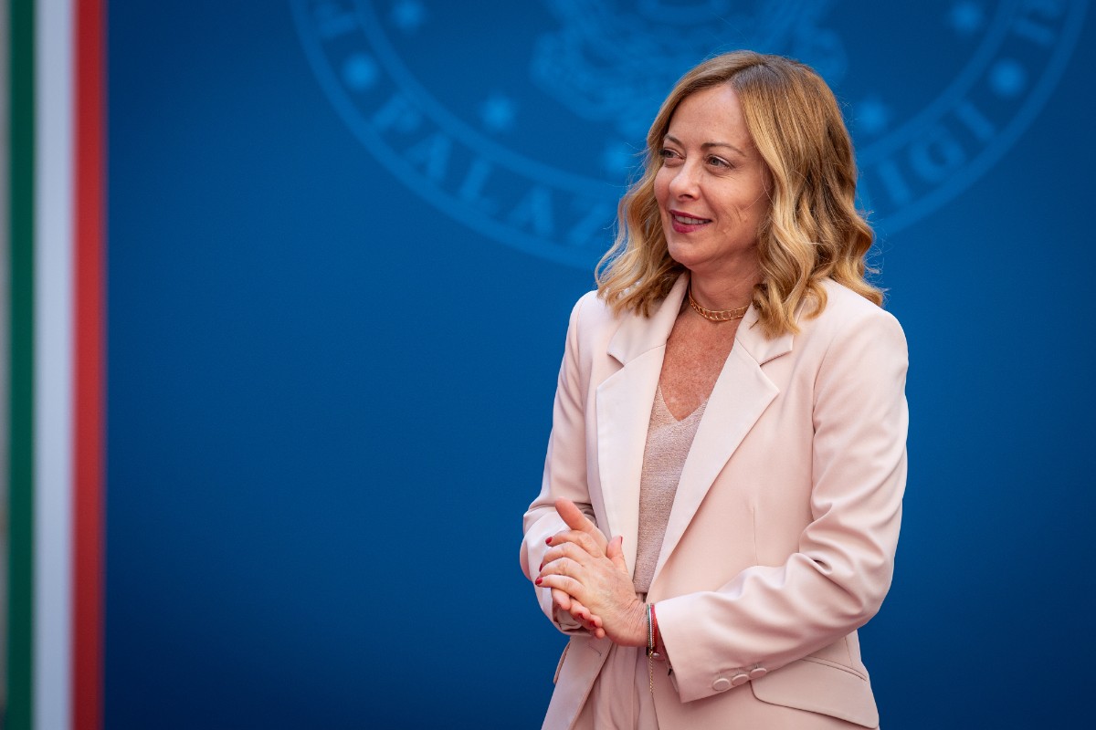 Giorgia Meloni califica de «locura ideológica» la decisión de Bruselas de prohibir los coches diésel y gasolina a partir de 2035