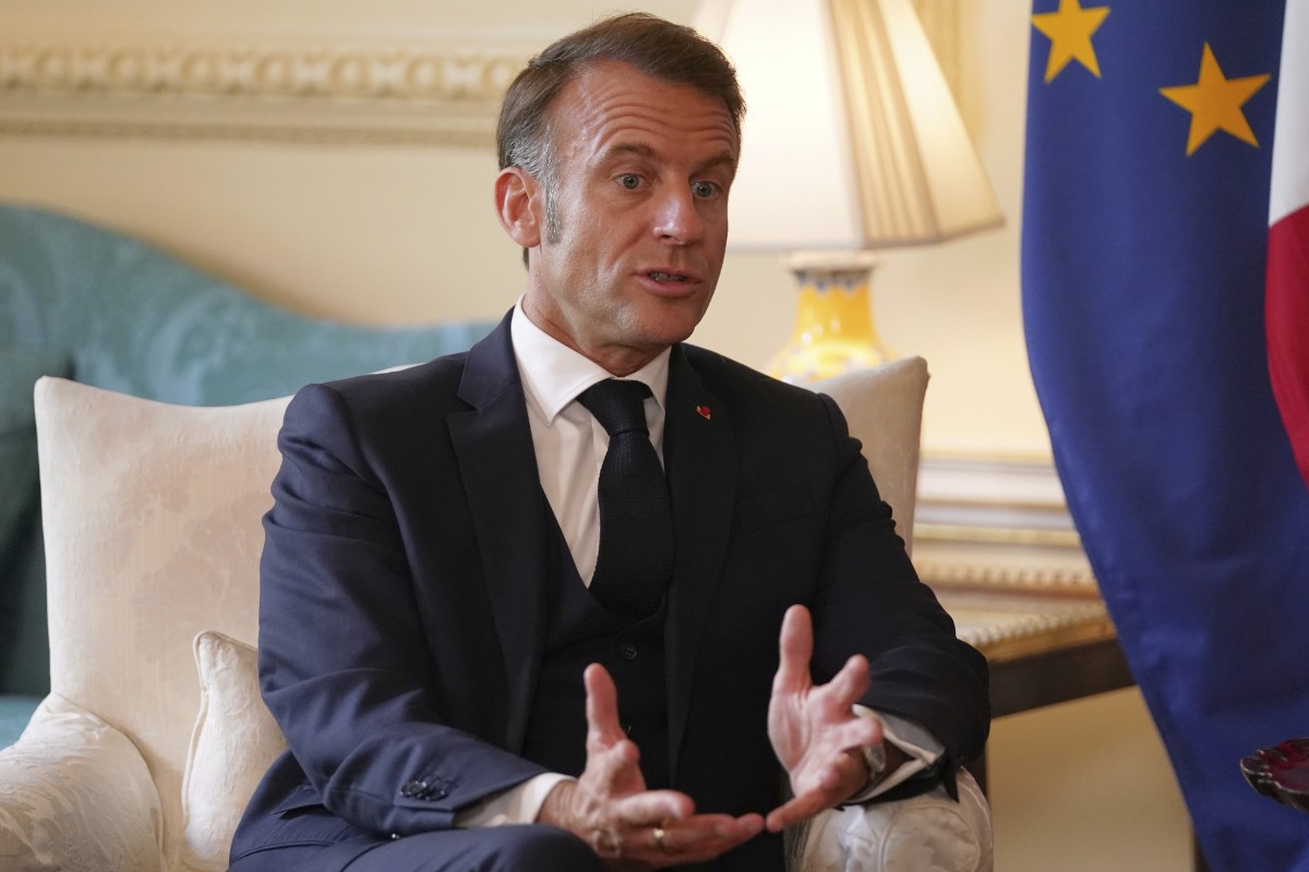 Macron dice que ha sido electo para ejercer su mandato «hasta el final» y descarta dimitir en plena crisis del Gobierno francés