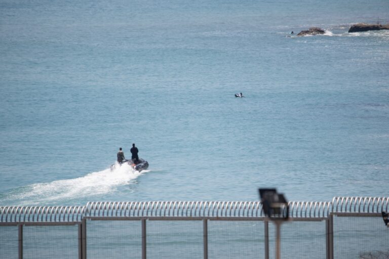 La presión migratoria se intensifica en Ceuta ante el creciente número de cruces a nado desde Marruecos