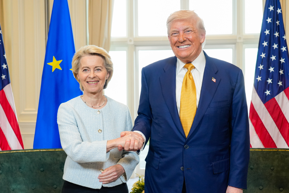 Trump arrincona a Von der Leyen: impone su voluntad y plantea subir los aranceles al 35 % si la UE no cumple lo pactado