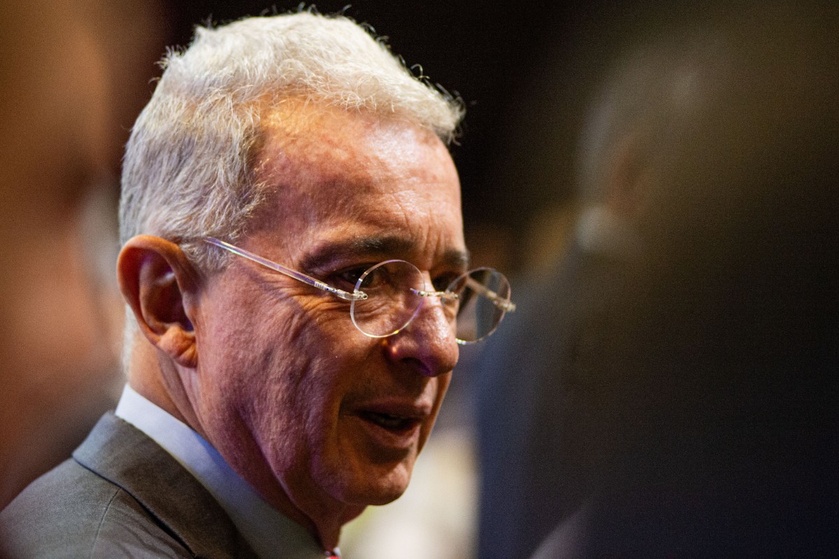 El expresidente Álvaro Uribe planta cara al asedio judicial en su contra: «Continuaré la lucha para que Colombia derrote en 2026 la mordaza neo-comunista»
