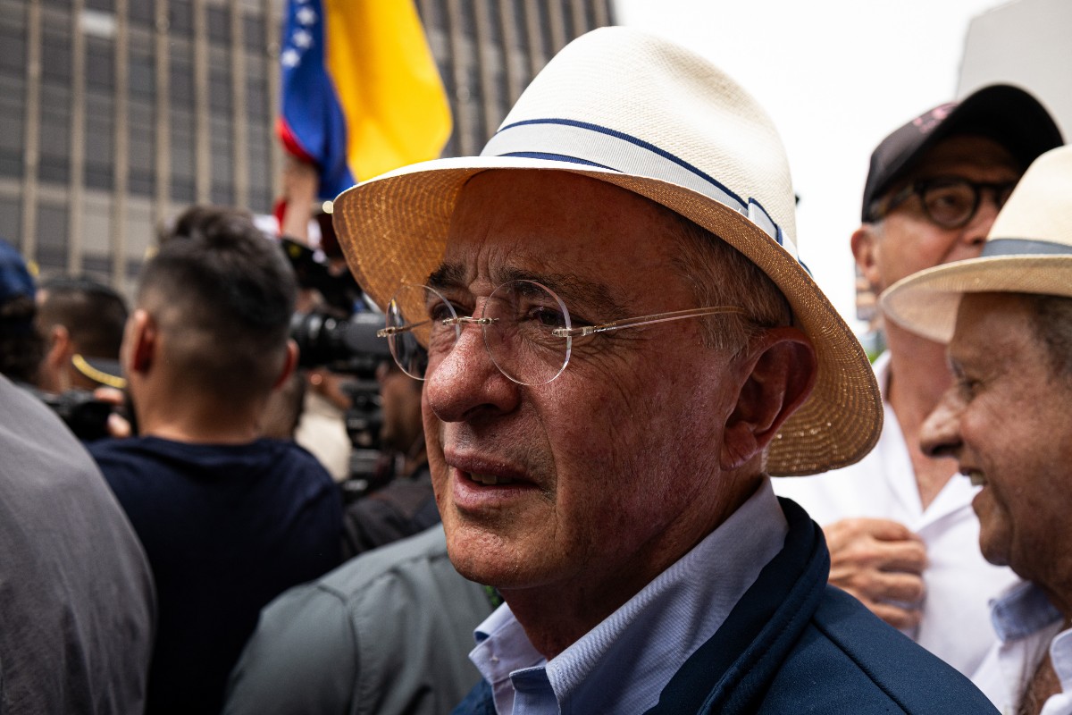 La Fiscalía de Colombia recurre la condena de doce años de arresto domiciliario dictada contra el expresidente Álvaro Uribe