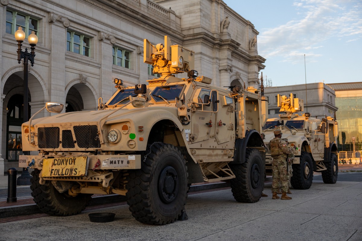 Más de un centenar de detenidos en Washington desde que la Administración Trump tomó el control para combatir la delincuencia en la ciudad