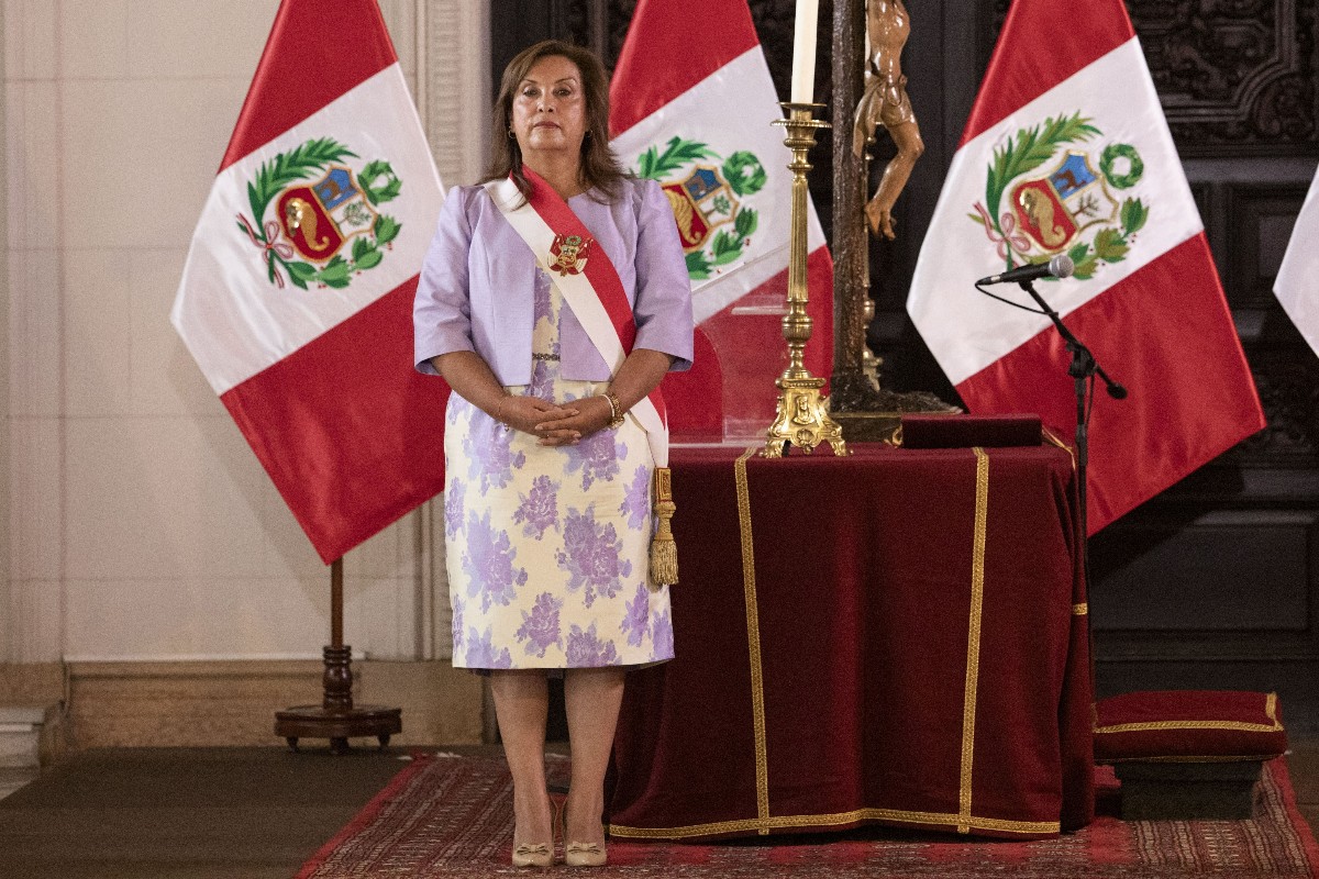 El Constitucional de Perú ordena suspender todas las investigaciones contra Dina Boluarte hasta que termine su mandato