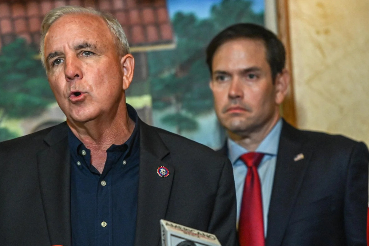 Un congresista republicano prevé el fin de Maduro tras el nuevo envío de tropas de la Administración Trump: «No creo que haya dormido mucho»