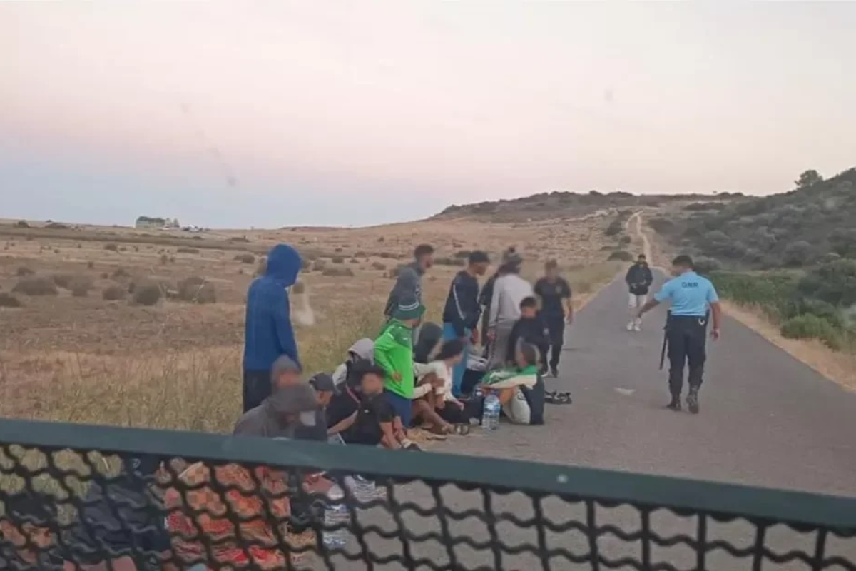 Un Tribunal de Portugal ordena expulsar a 38 inmigrantes ilegales llegados en patera: tendrán 20 días para abandonar el país o serán deportados a la fuerza